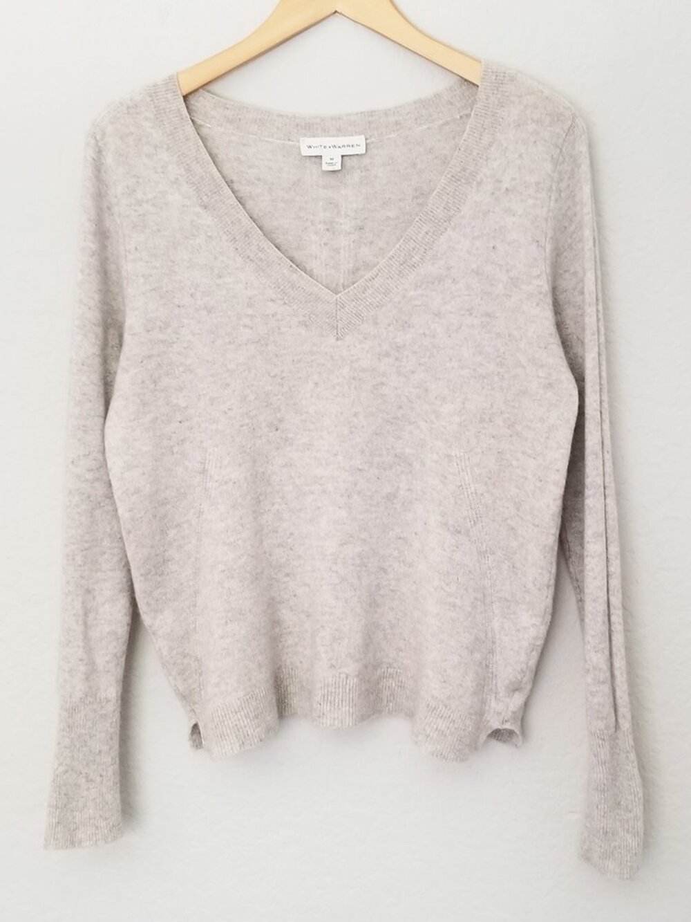 White+Warren 100% Cashmere Classic Fit V-Neck Sweater M Jumper Sand Wisp Heather